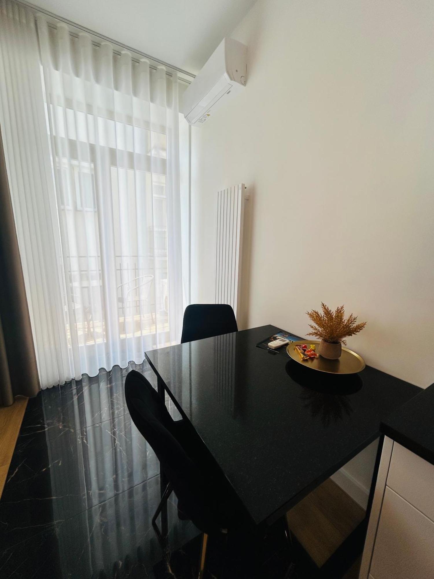 Apartment Selected By Market Square *